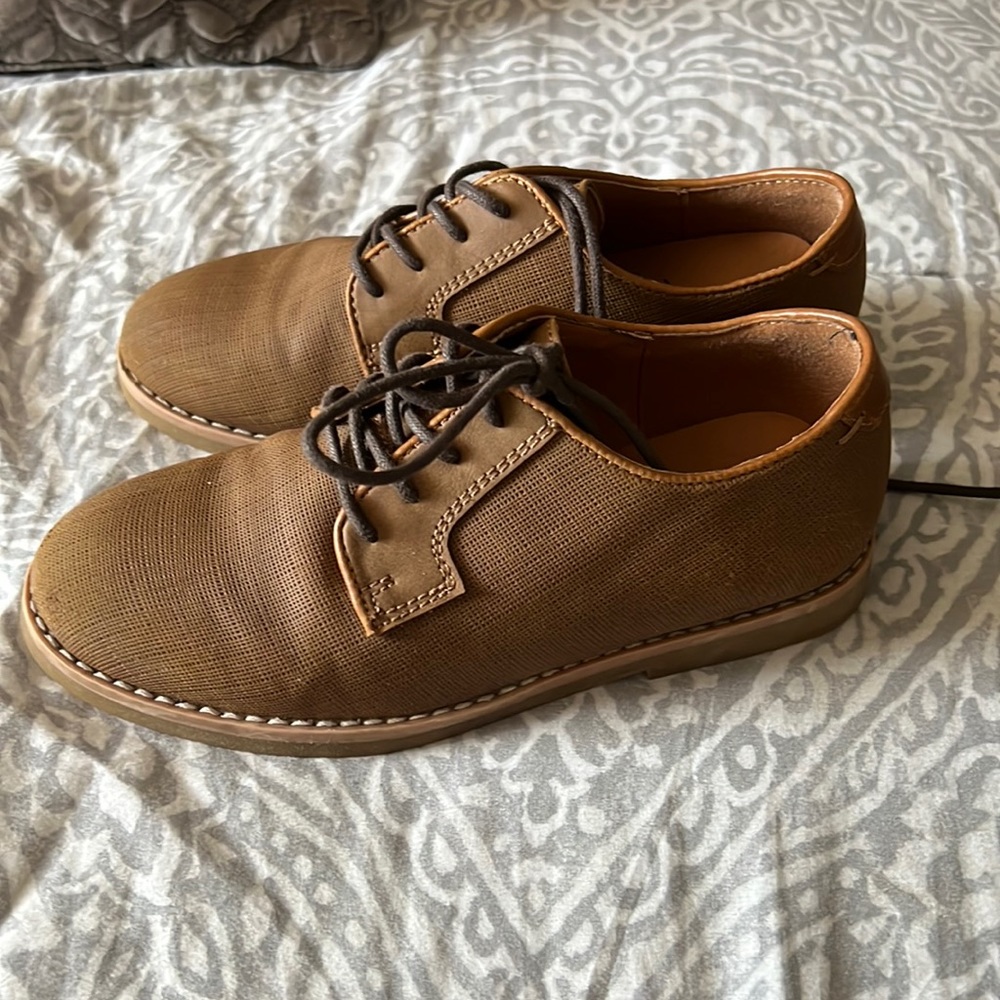 Young Boy used shoes